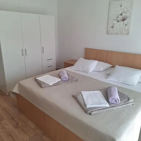 Guest house And With Parking Space Palit, Rab - 22221