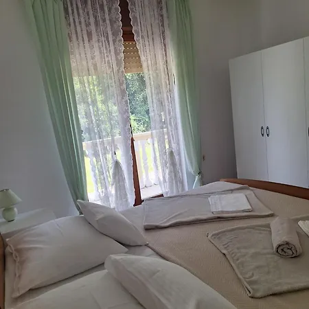 Guest house And With Parking Space Palit, Rab - 22221 Rab Town