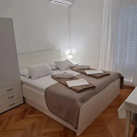Guest house And With Parking Space Palit, Rab - 22221