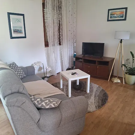 Guest house And With Parking Space Palit, Rab - 22221 Rab Town